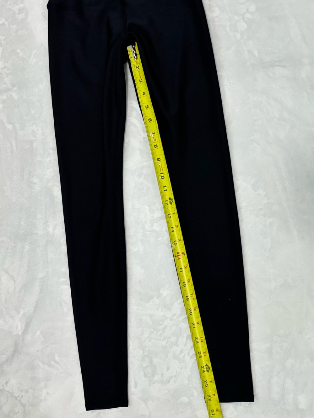 ALO YOGA Women’s High-Waist Airlift Black Leggings - Picture 13 of 14